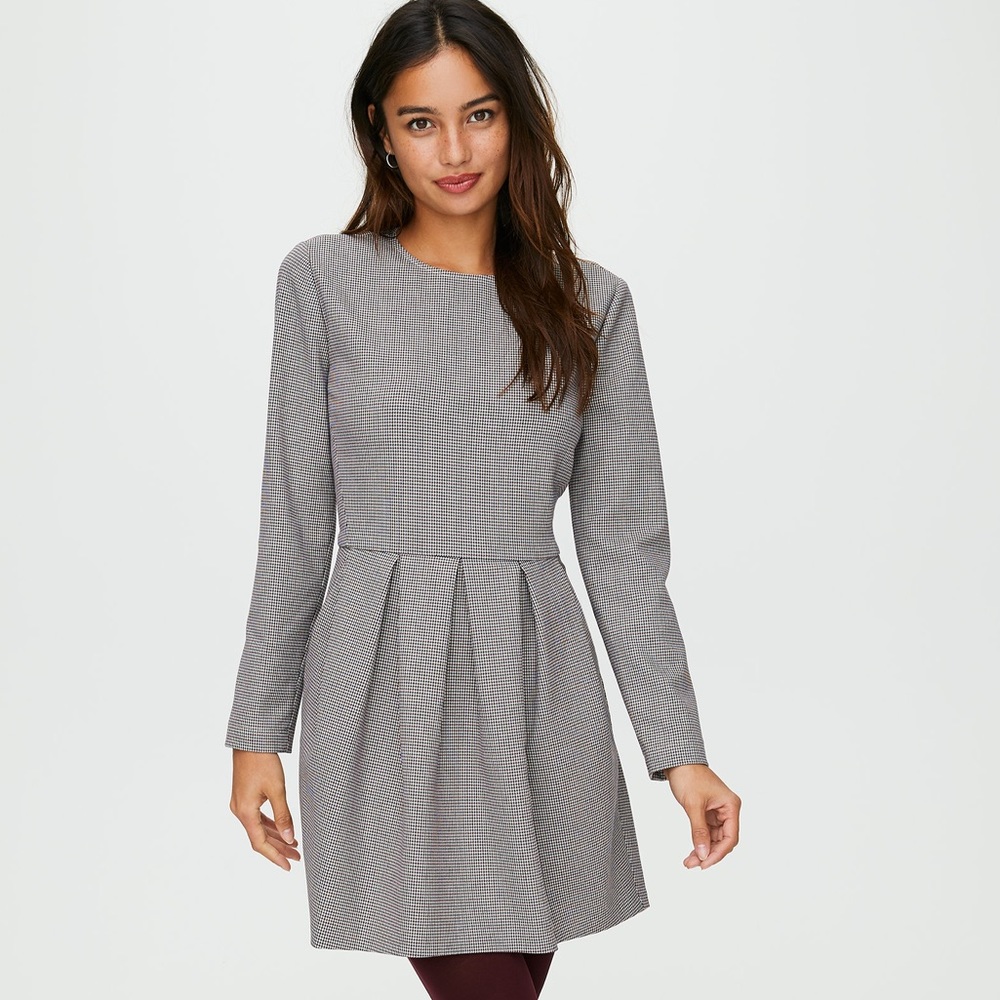 Holiday Aritzia Dress🖤 Sunday Best brand